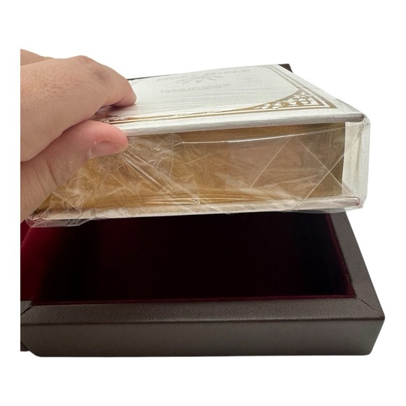 Dove of Peace KJV Holy Bible White Leather Gold Embossed in Box - Picture 2 of 3